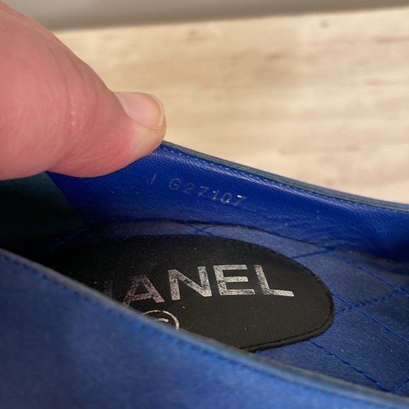 CHANEL Silk Pearl Detail Heels - Picture 15 of 16